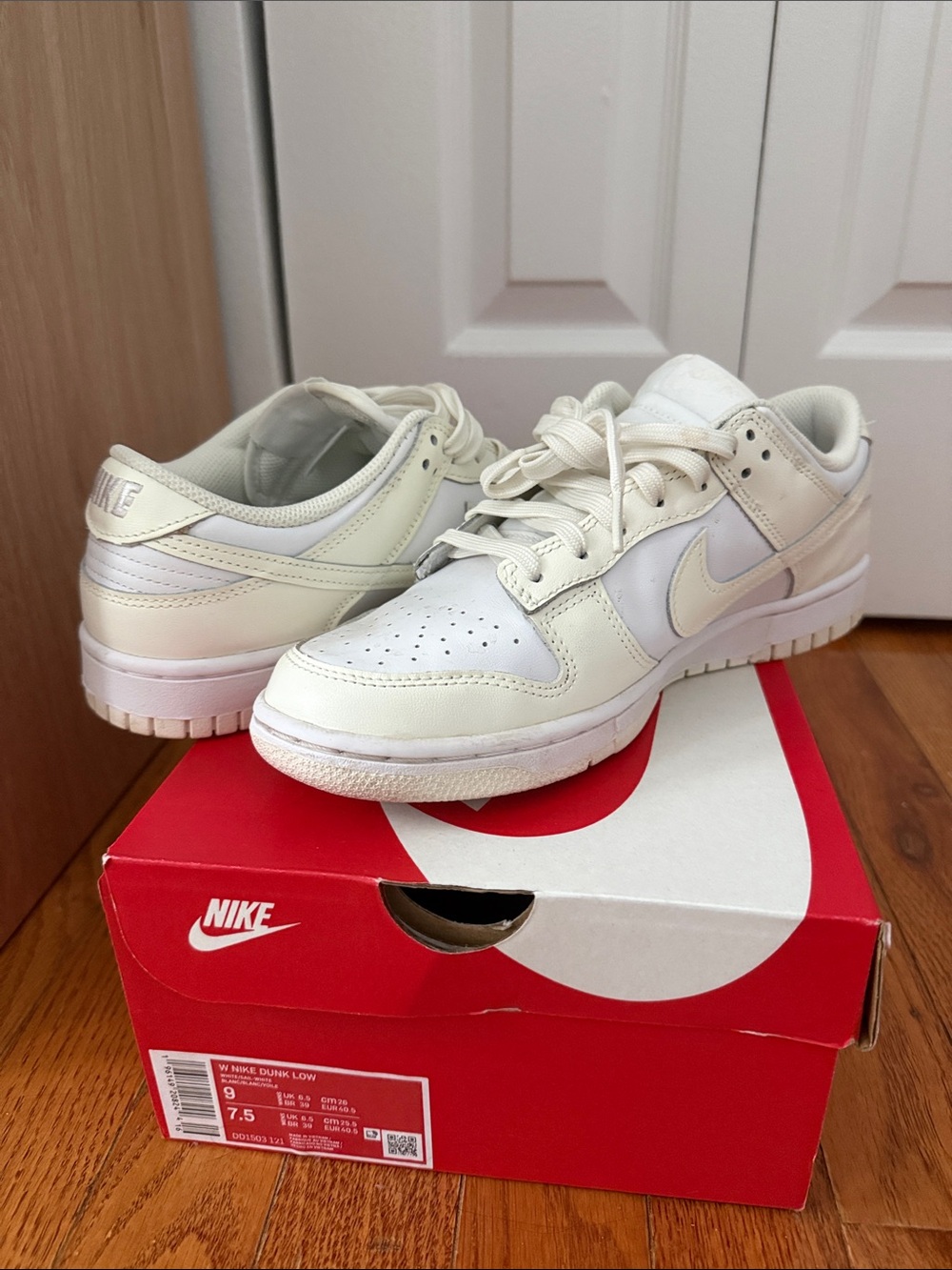 Nike Low-Top Sneakers in Off-White and Cream